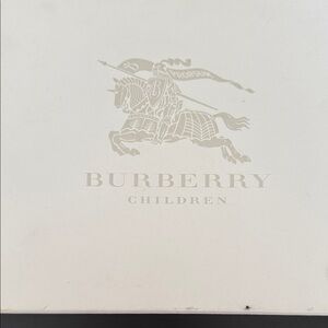 Burberry Children Cream Gift Box